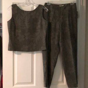 Green tommy bahama matching top and pants